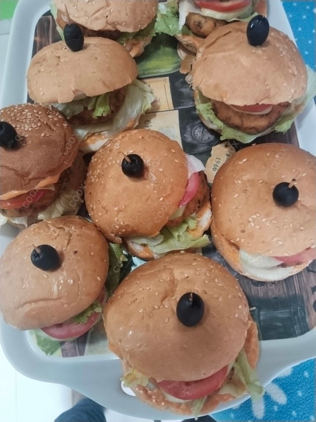 Delicious Mini Veg Burgers prepared by COOX