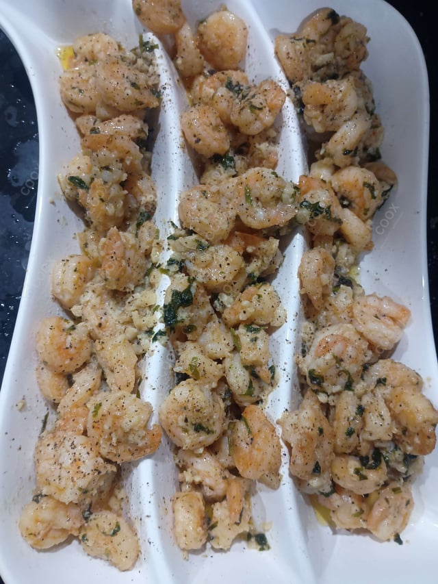 Delicious Butter Garlic Prawns prepared by COOX