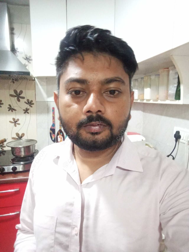 Chef from COOX at bookings. Professional cooks chefs at home