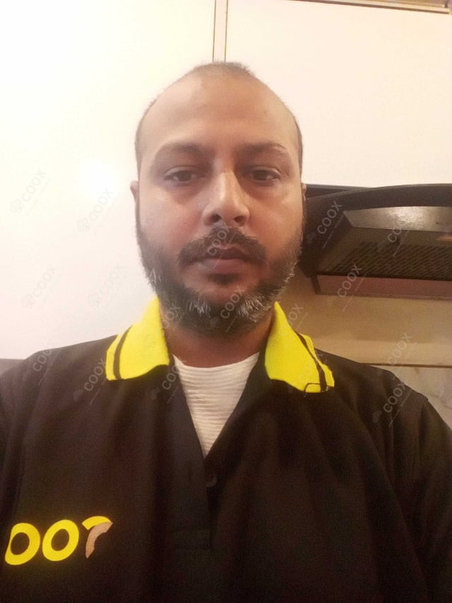 Chef from COOX at bookings. Professional cooks chefs at home