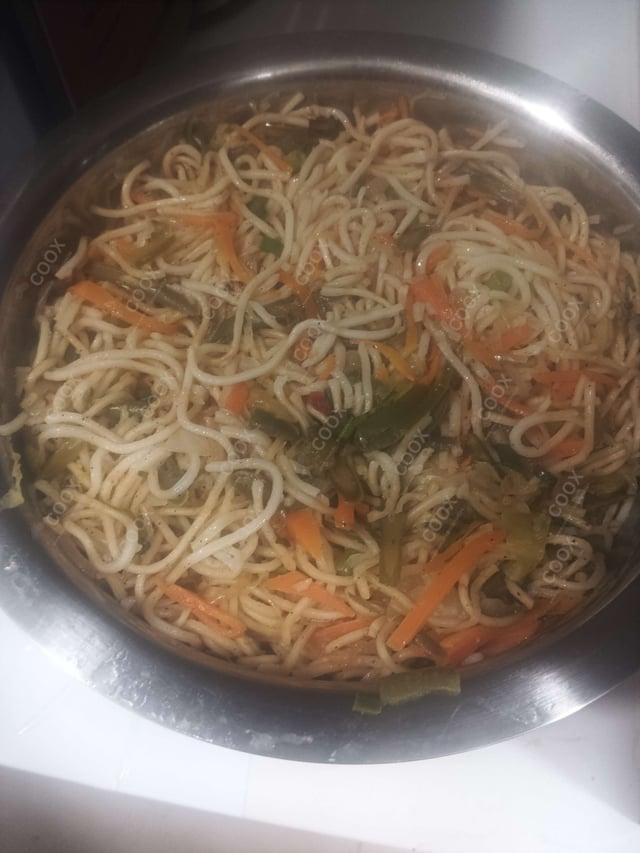 Delicious Veg Hakka Noodles prepared by COOX