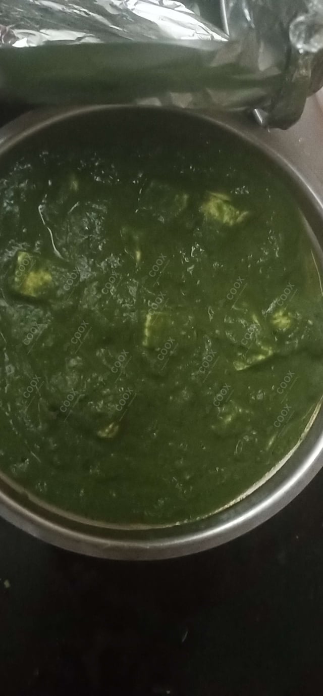 Tasty Palak Paneer cooked by COOX chefs cooks during occasions parties events at home