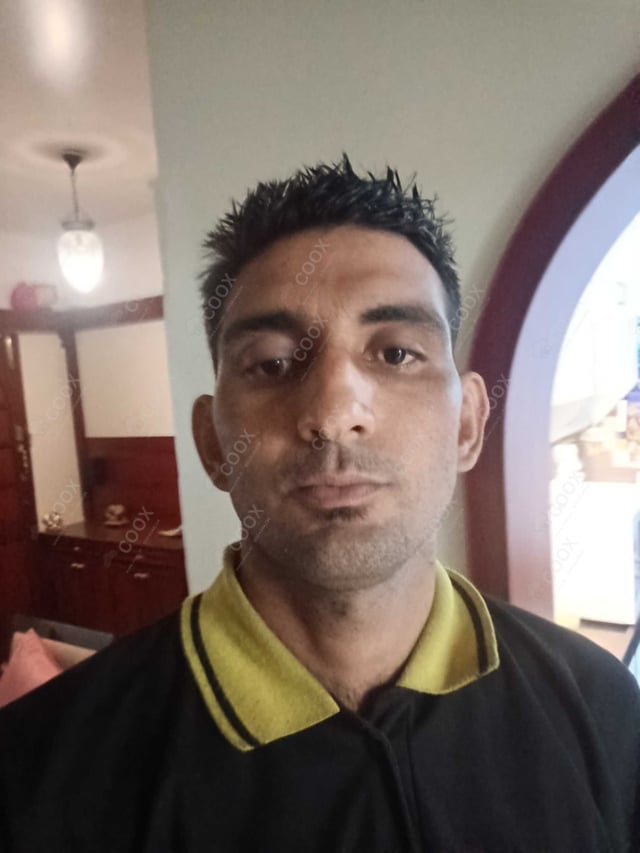 Chef from COOX at bookings. Professional cooks chefs at home