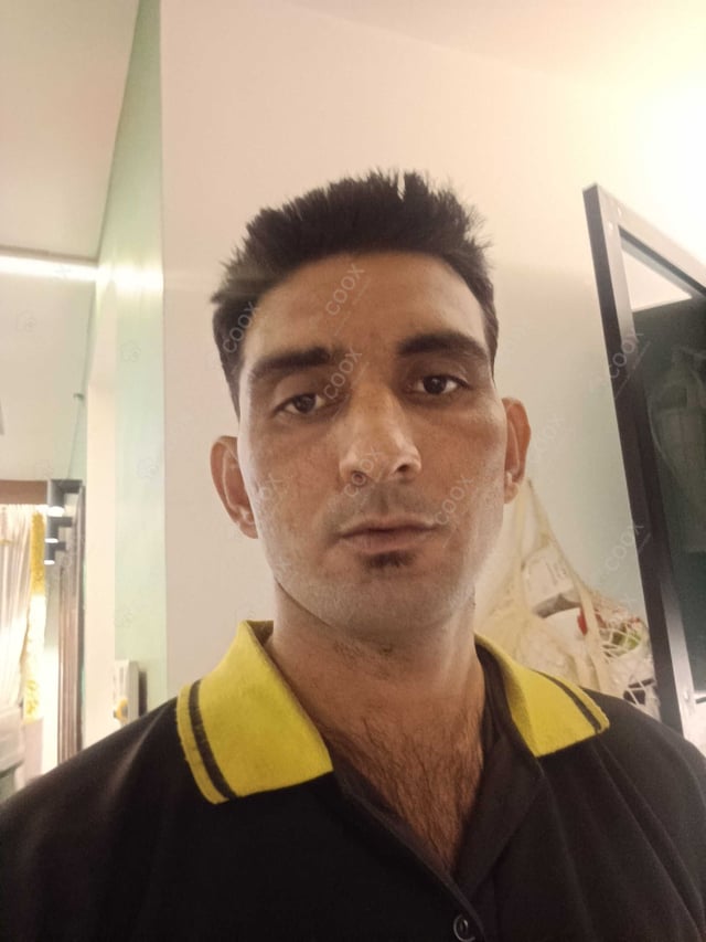 Chef from COOX at bookings. Professional cooks chefs at home