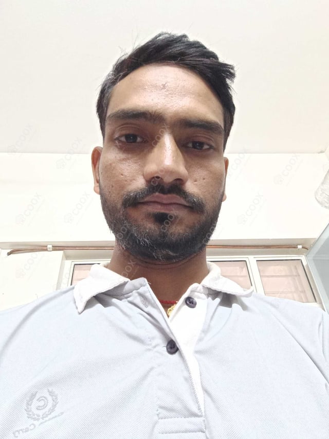 Chef from COOX at bookings. Professional cooks chefs at home