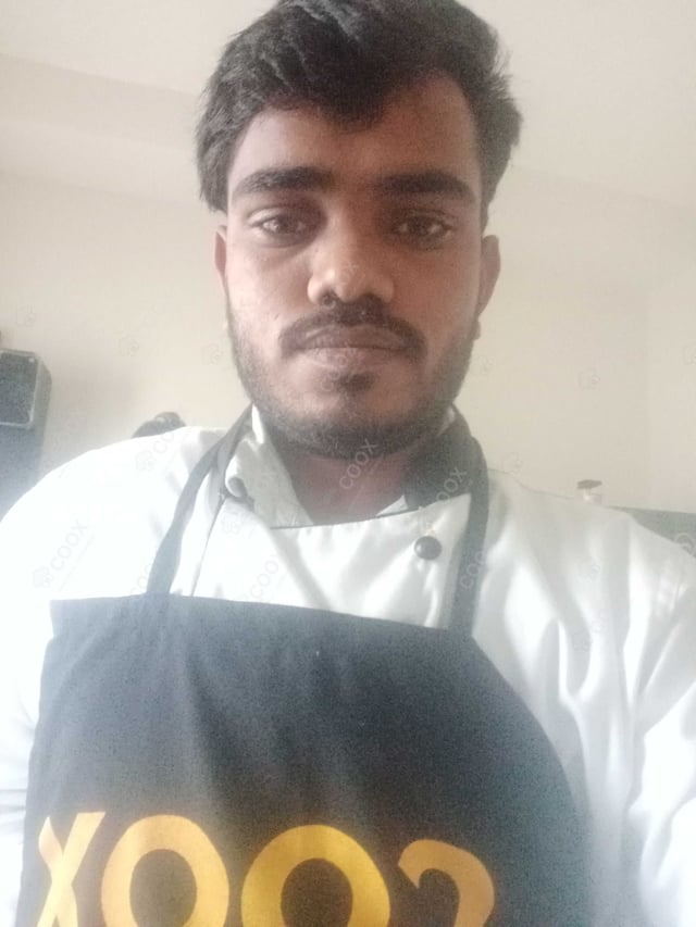 Chef from COOX at bookings. Professional cooks chefs at home