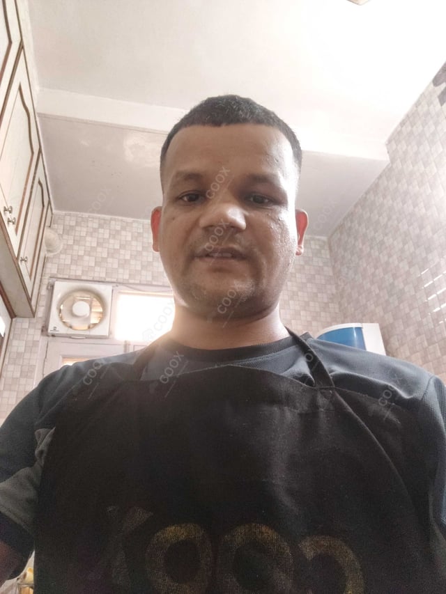 Chef from COOX at bookings. Professional cooks chefs at home