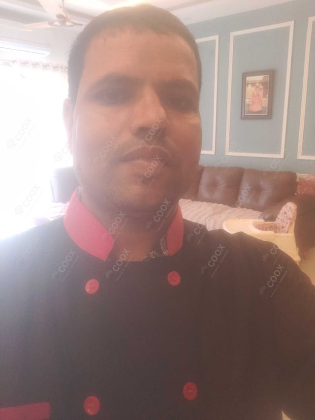 Chef from COOX at bookings. Professional cooks chefs at home