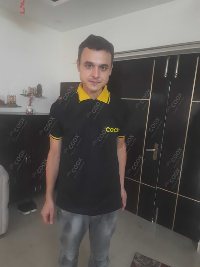 Chef from COOX at bookings. Professional cooks chefs at home