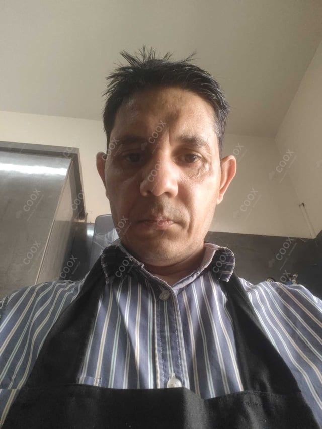 Chef from COOX at bookings. Professional cooks chefs at home