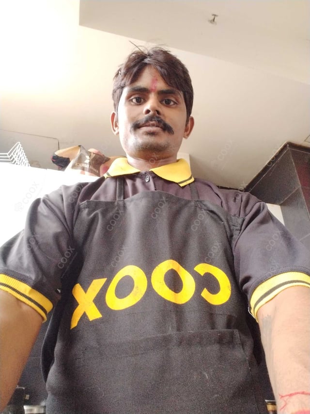 Chef from COOX at bookings. Professional cooks chefs at home