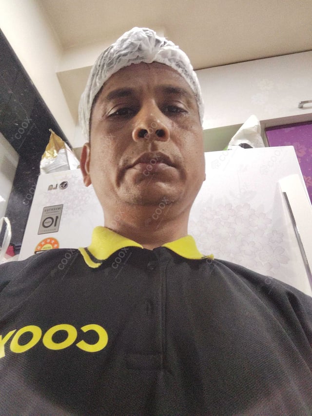 Chef from COOX at bookings. Professional cooks chefs at home