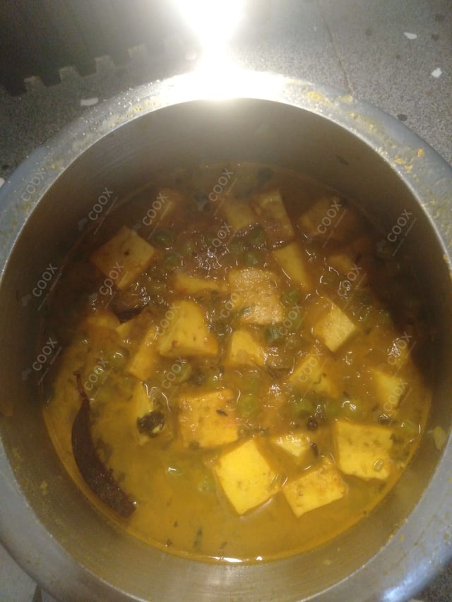 Delicious Matar Paneer prepared by COOX