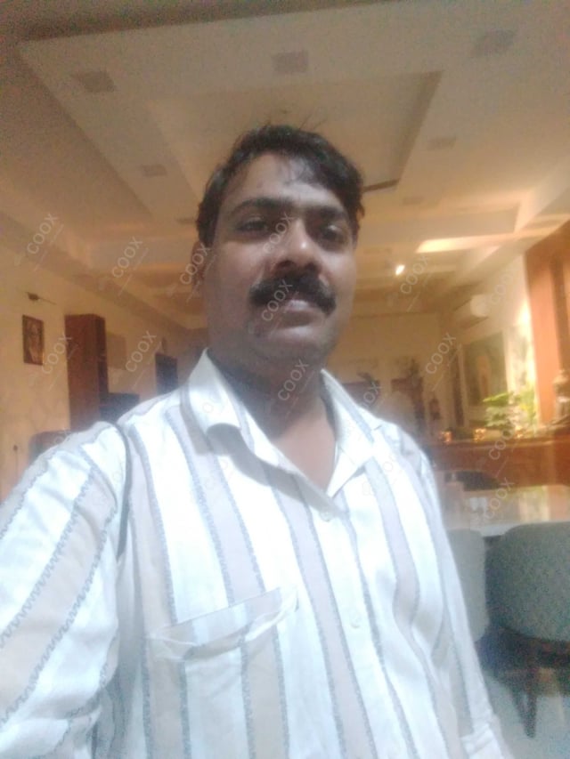 Chef from COOX at bookings. Professional cooks chefs at home