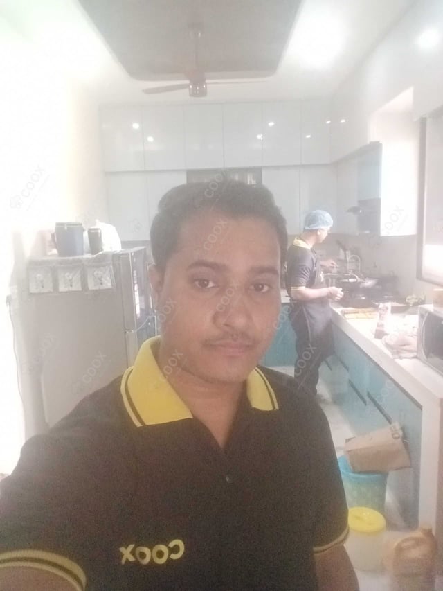 Chef from COOX at bookings. Professional cooks chefs at home