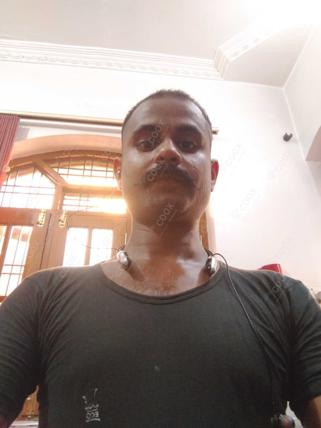 Chef from COOX at bookings. Professional cooks chefs at home