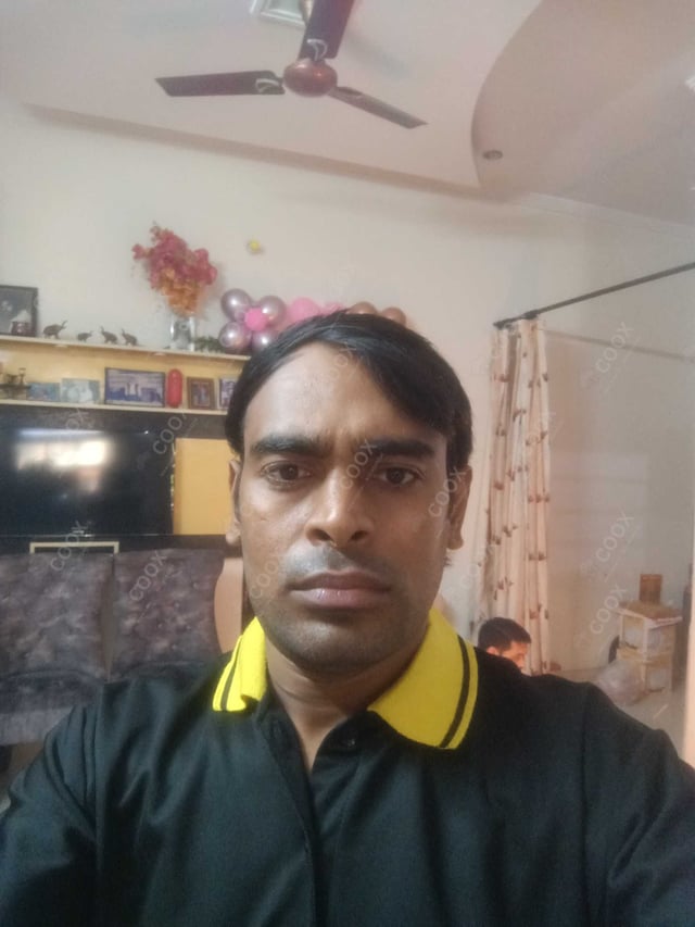 Chef from COOX at bookings. Professional cooks chefs at home