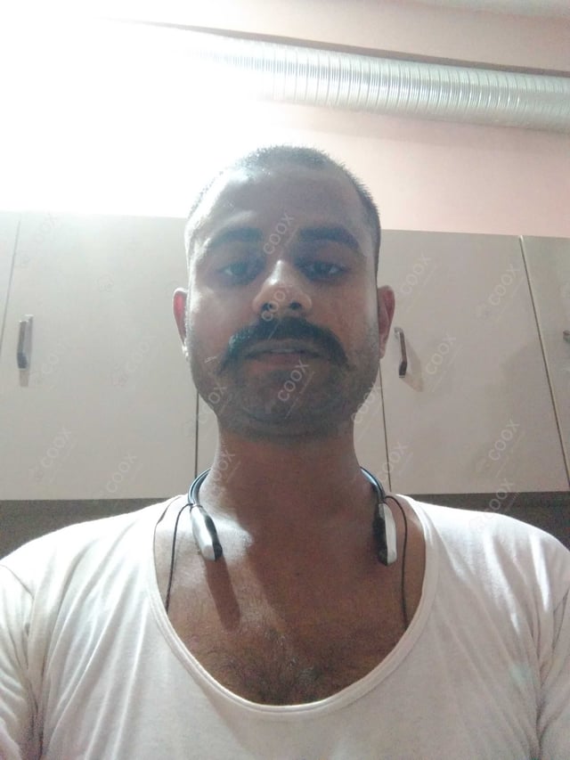 Chef from COOX at bookings. Professional cooks chefs at home