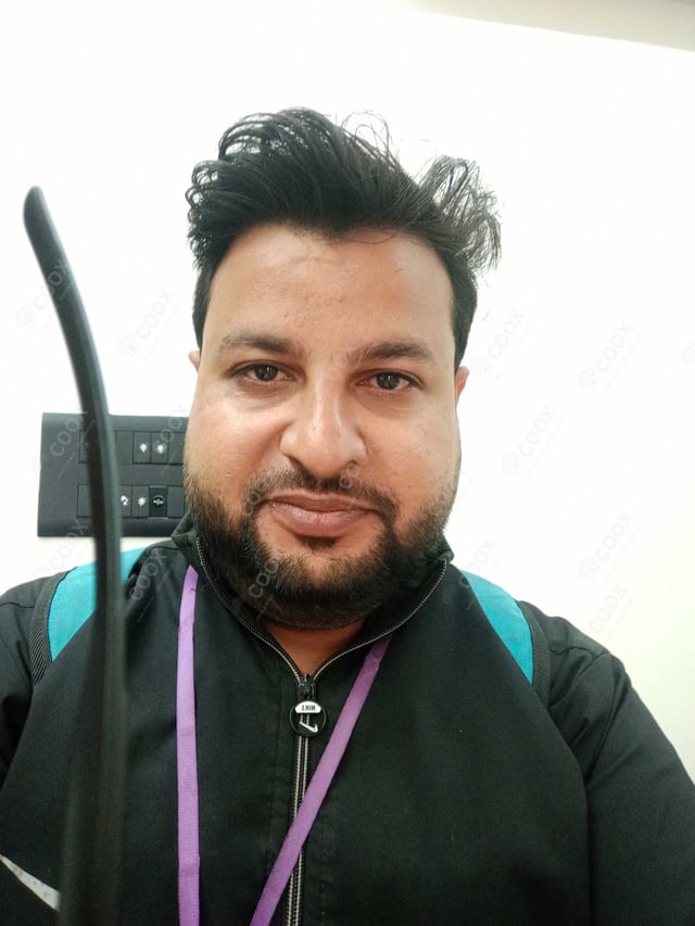 Chef from COOX at bookings. Professional cooks chefs at home