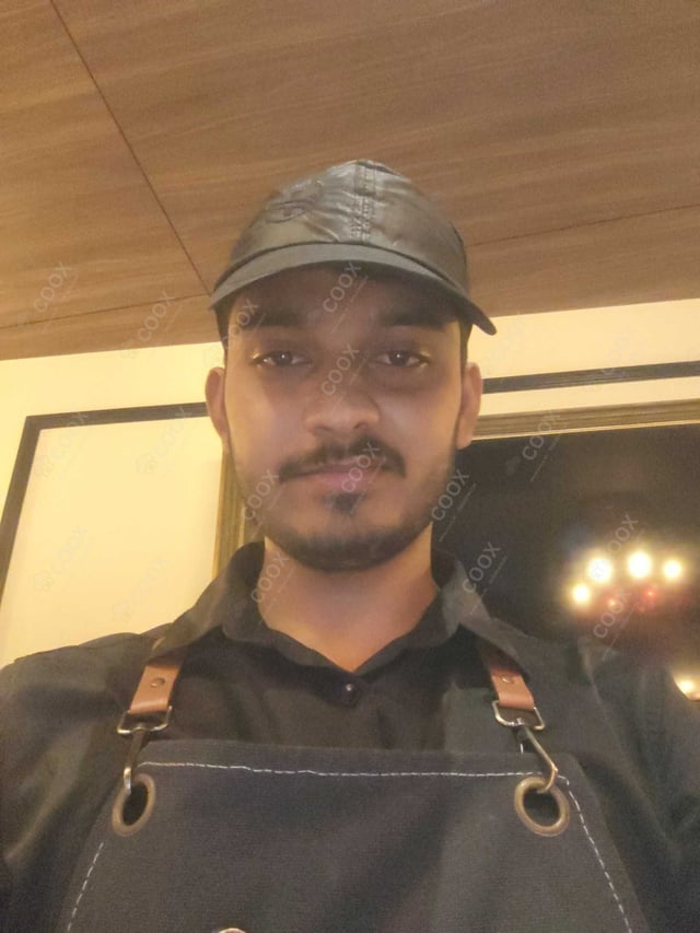 Chef from COOX at bookings. Professional cooks chefs at home