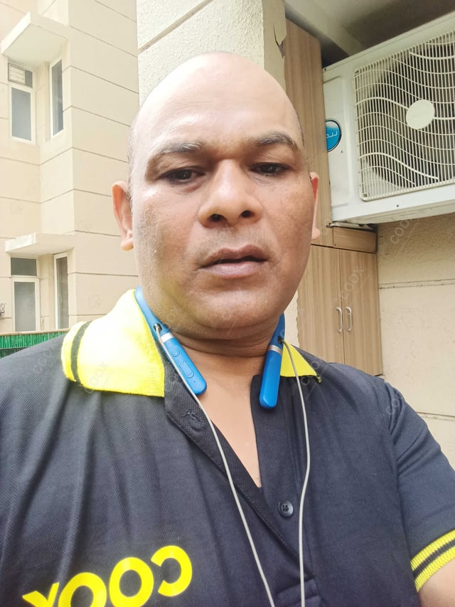 Chef from COOX at bookings. Professional cooks chefs at home