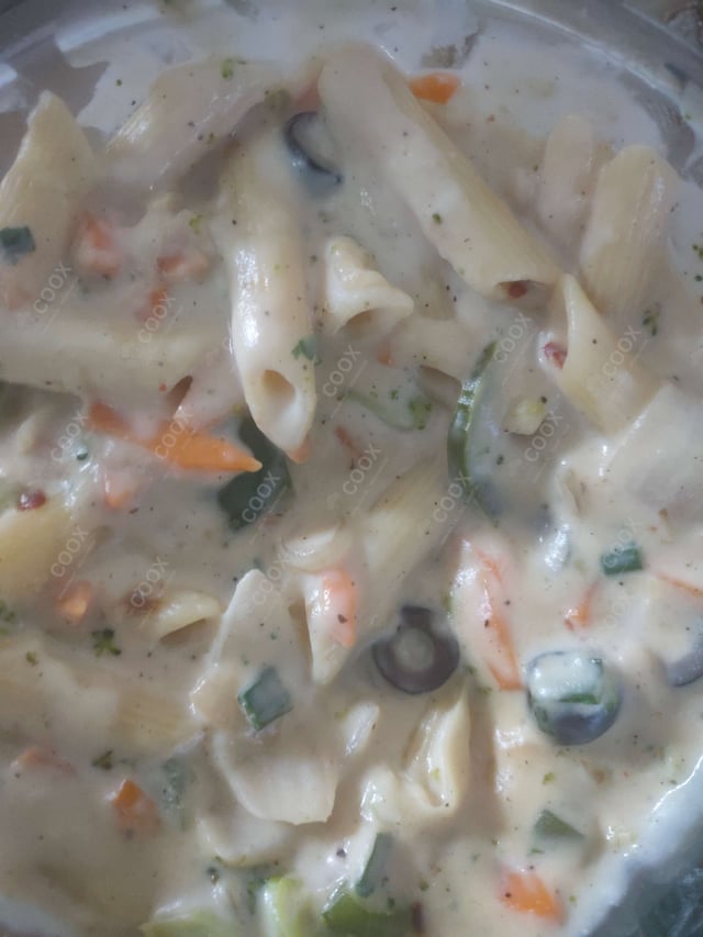 Delicious Pasta in White Sauce prepared by COOX