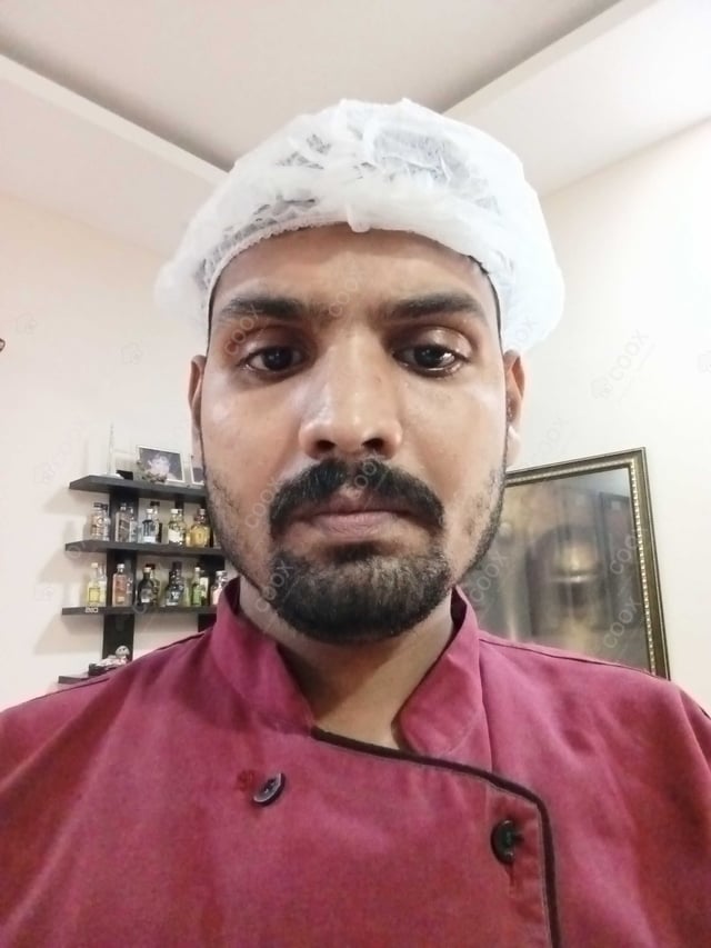 Chef from COOX at bookings. Professional cooks chefs at home