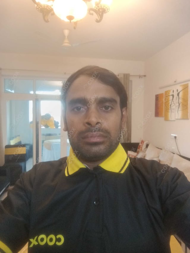 Chef from COOX at bookings. Professional cooks chefs at home