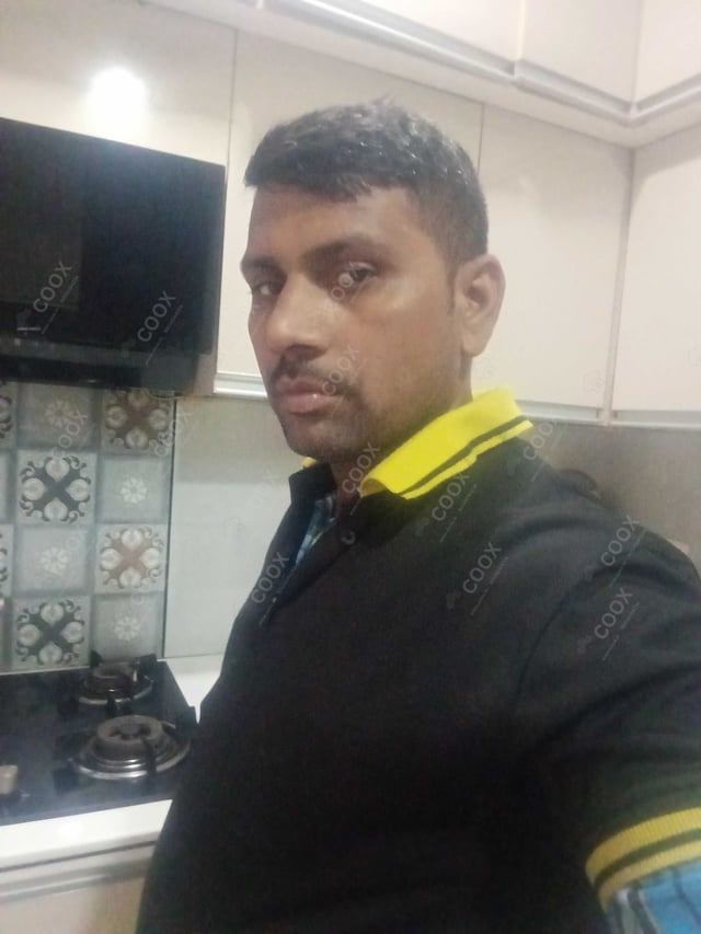 Chef from COOX at bookings. Professional cooks chefs at home