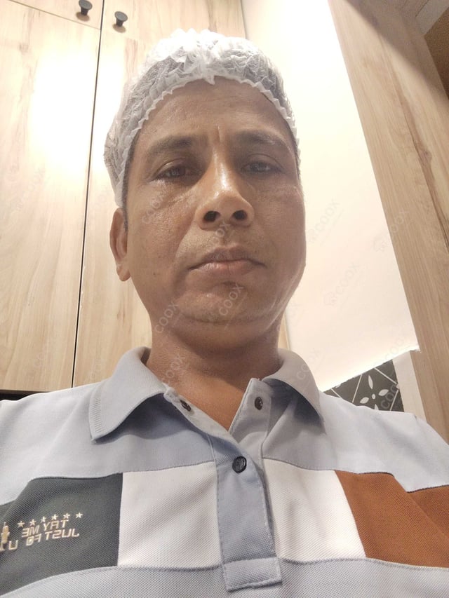 Chef from COOX at bookings. Professional cooks chefs at home