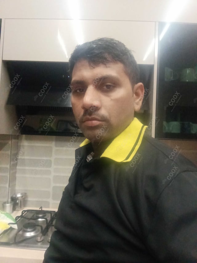 Chef from COOX at bookings. Professional cooks chefs at home