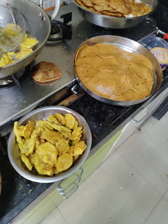 Delicious Matar Paneer prepared by COOX