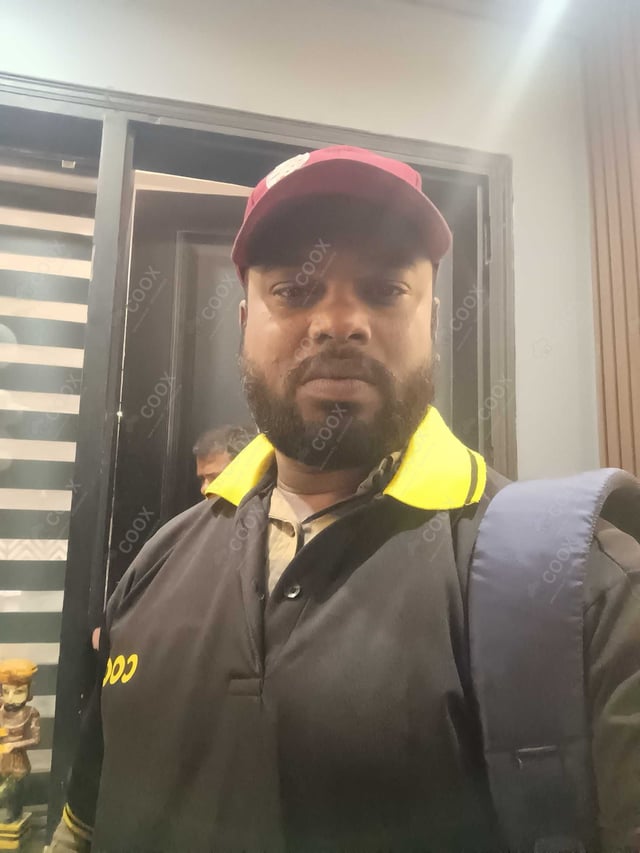 Chef from COOX at bookings. Professional cooks chefs at home