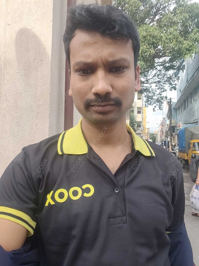 Chef from COOX at bookings. Professional cooks chefs at home