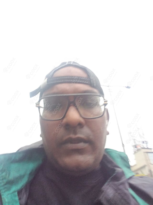 Chef from COOX at bookings. Professional cooks chefs at home