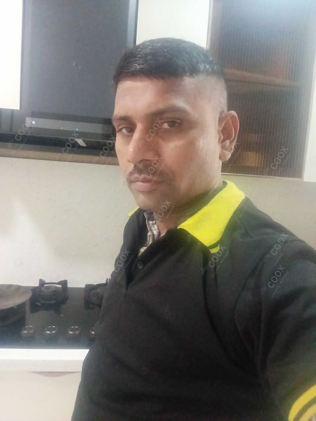 Chef from COOX at bookings. Professional cooks chefs at home