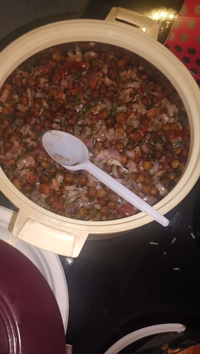 Tasty Kala Chana (Dry) cooked by COOX chefs cooks during occasions parties events at home