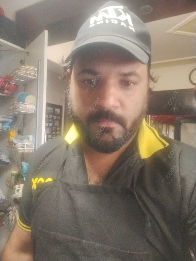 Chef from COOX at bookings. Professional cooks chefs at home