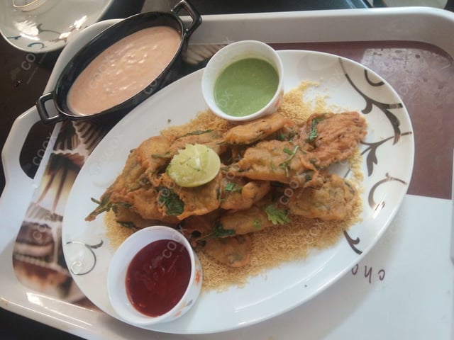 Tasty Palak Patta Chaat cooked by COOX chefs cooks during occasions parties events at home