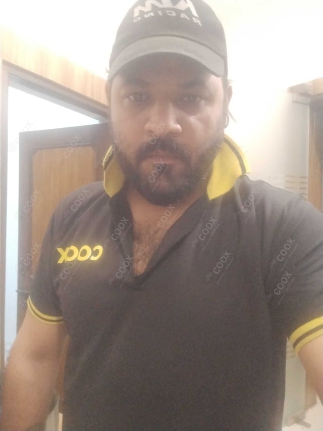 Chef from COOX at bookings. Professional cooks chefs at home