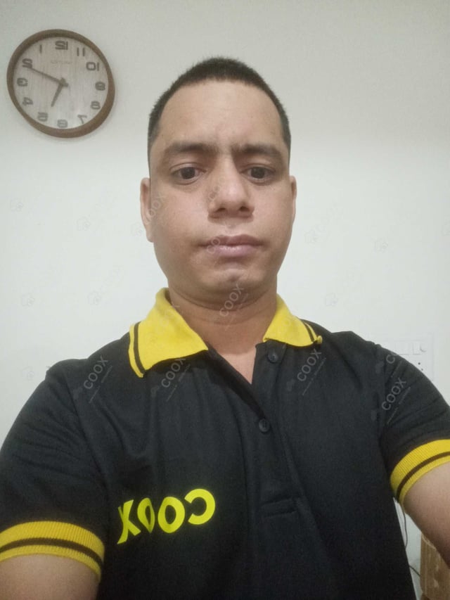 Chef from COOX at bookings. Professional cooks chefs at home