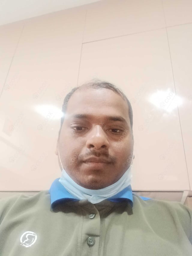 Chef from COOX at bookings. Professional cooks chefs at home