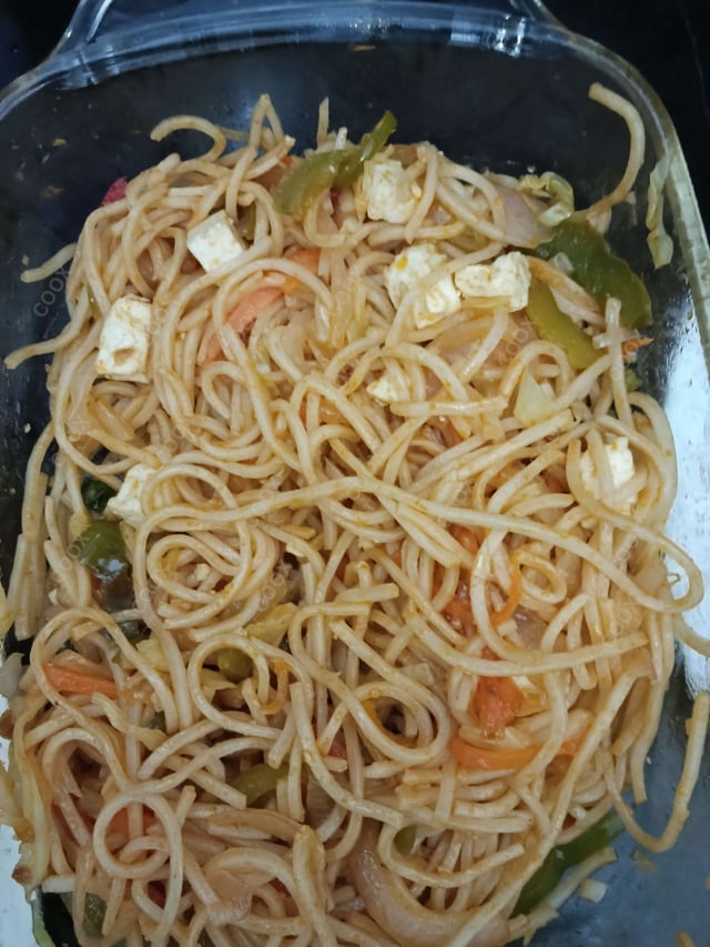Delicious Veg Hakka Noodles prepared by COOX