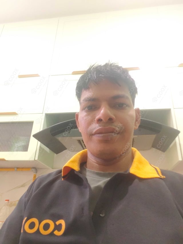 Chef from COOX at bookings. Professional cooks chefs at home