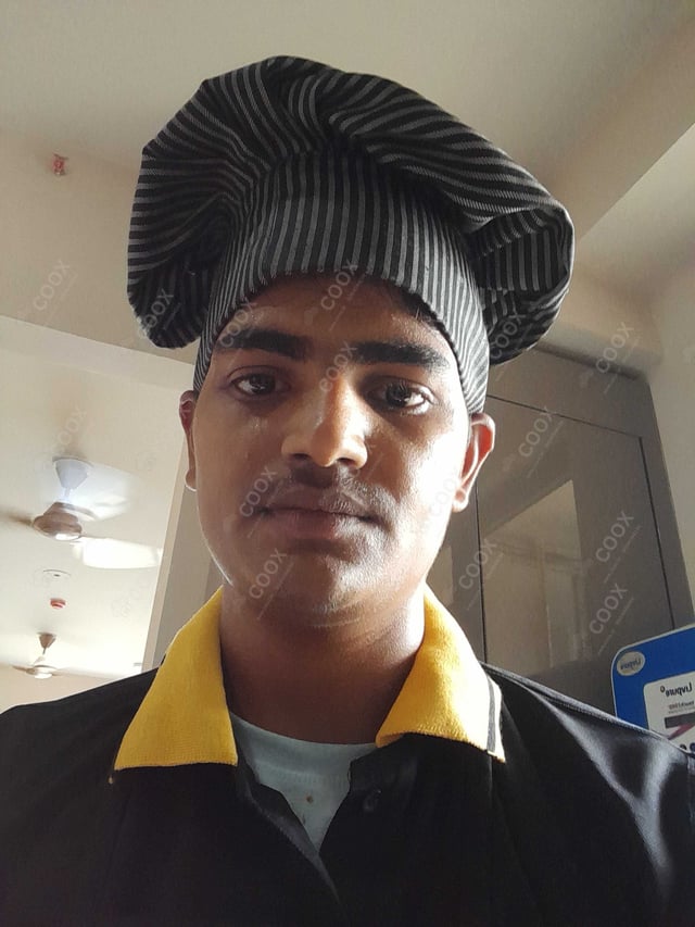 Chef from COOX at bookings. Professional cooks chefs at home