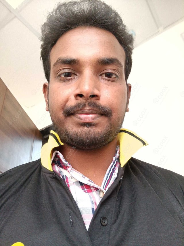 Chef from COOX at bookings. Professional cooks chefs at home