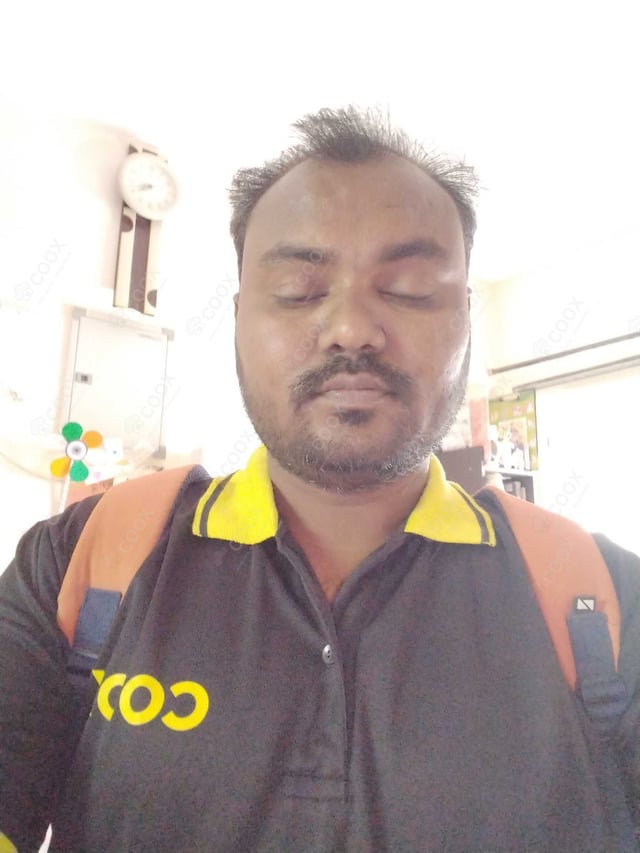 Chef from COOX at bookings. Professional cooks chefs at home