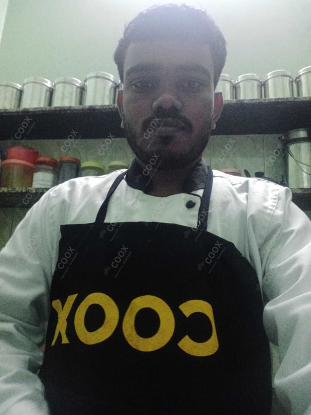 Chef from COOX at bookings. Professional cooks chefs at home
