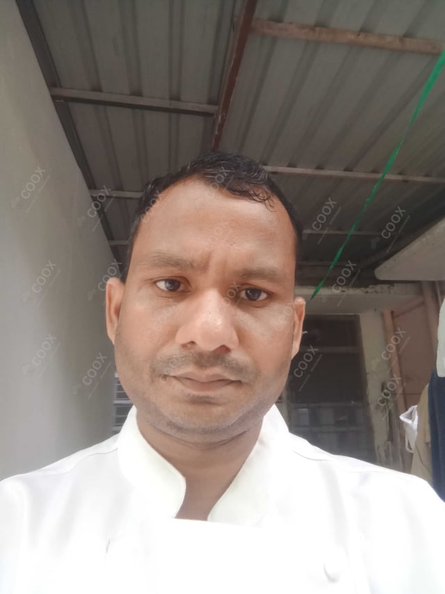 Chef from COOX at bookings. Professional cooks chefs at home