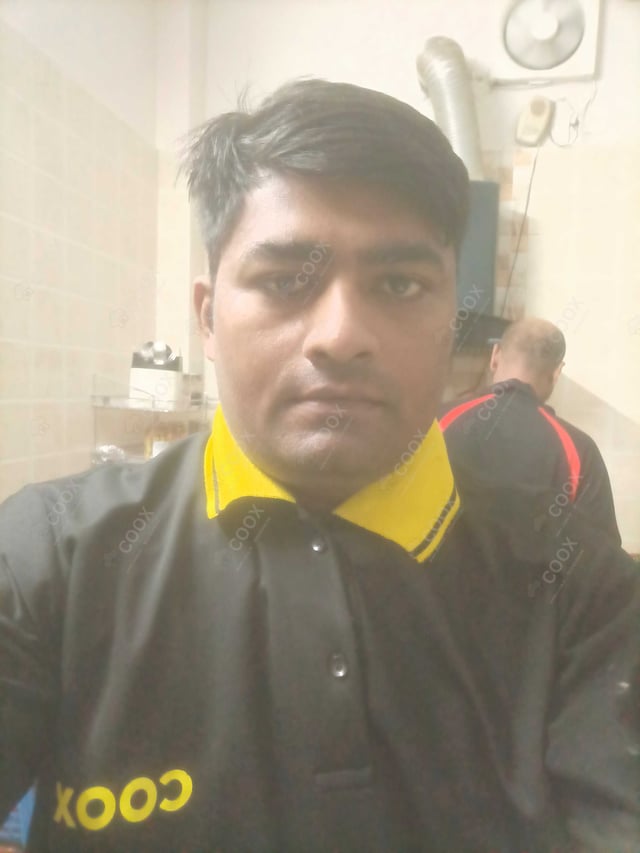 Chef from COOX at bookings. Professional cooks chefs at home